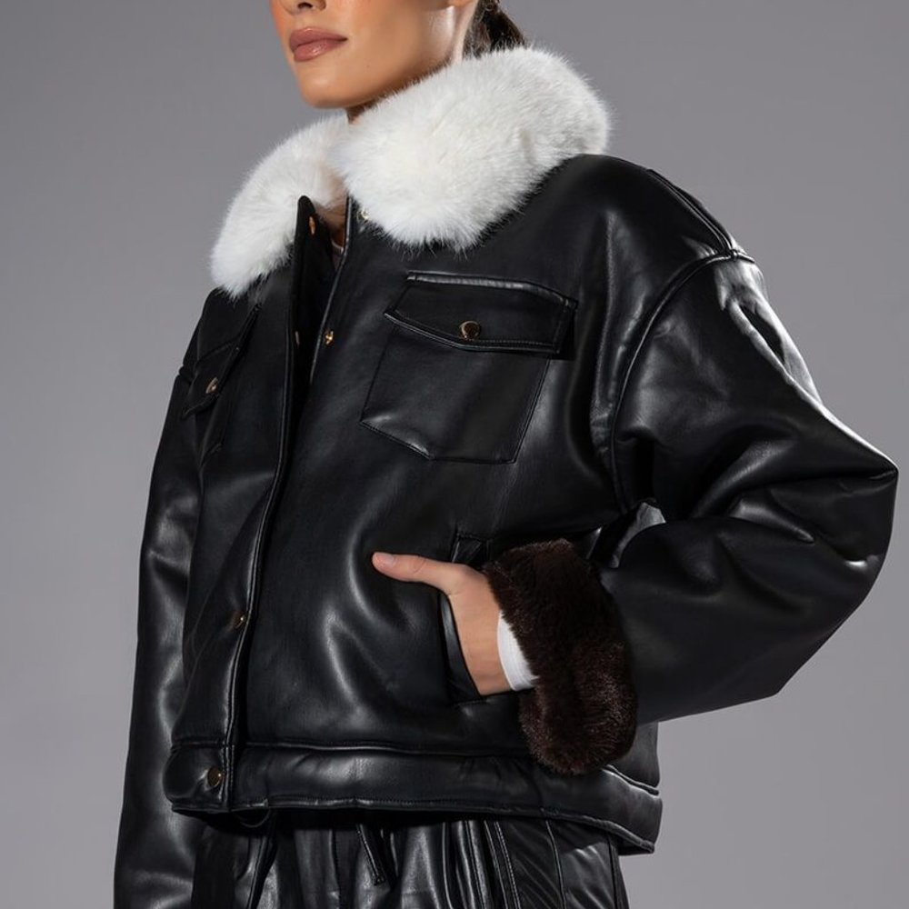 Miz Box Me Out Black Vegan Oversized Button-Up Coat w/ Fur Collar & Wrists L XL - Picture 9 of 9